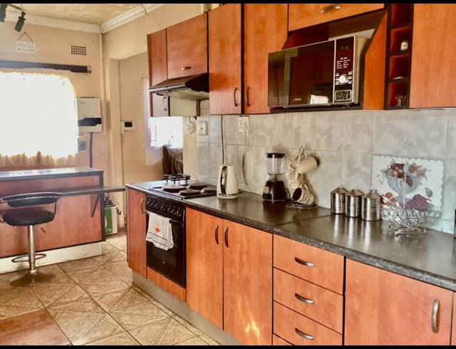 4 BEDROOM HOUSE FOR SALE IN VANDERBIJLPARK CW 2